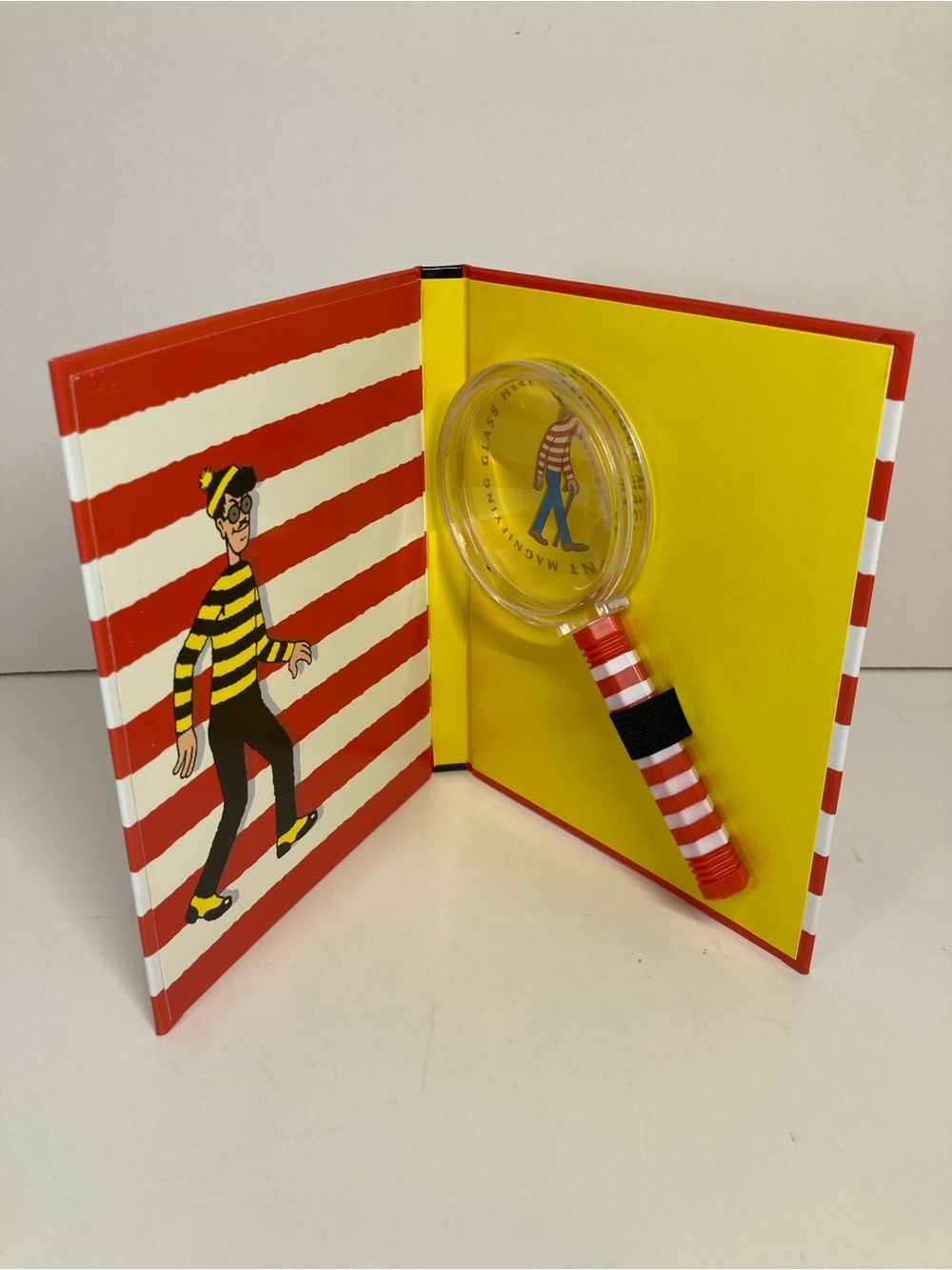 Where’s Waldo Magnifying Glass 2009 Martin Handford Book Collectable